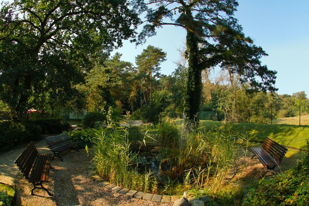 Lesny Osrodek Szkoleniowy W Puszczykowie Puszczykowo Exterior foto